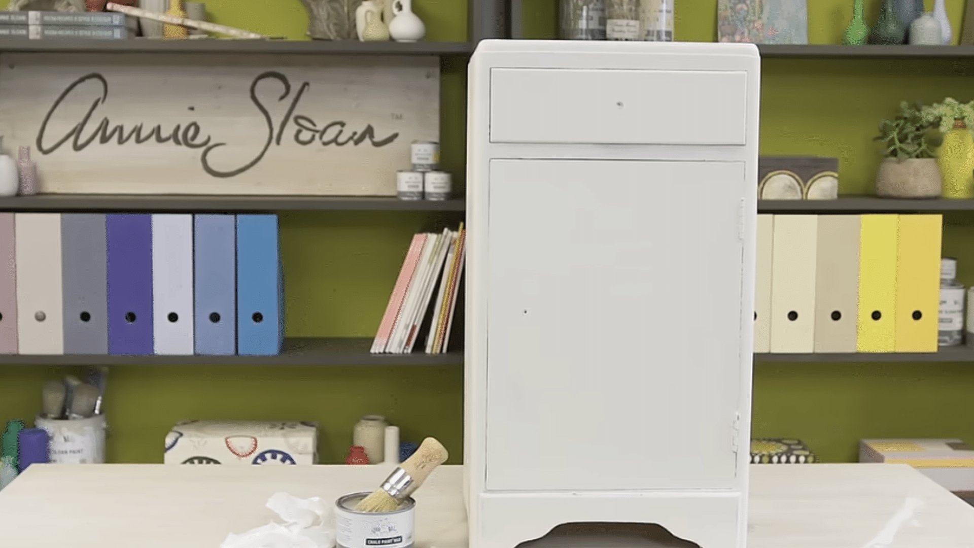 white wash chalk paint