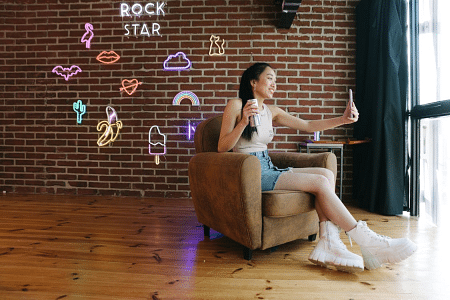 Not sure which neon sign is right for your space? From bedrooms to kitchens, here are the best ideas and tips to get it right every time