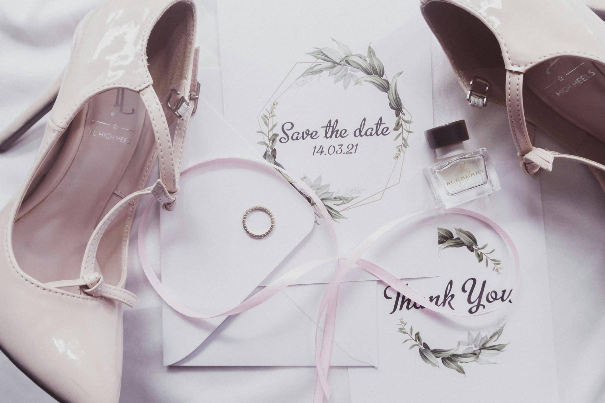 Practical Tips for Creating Elegant Minimalist Wedding Stationery