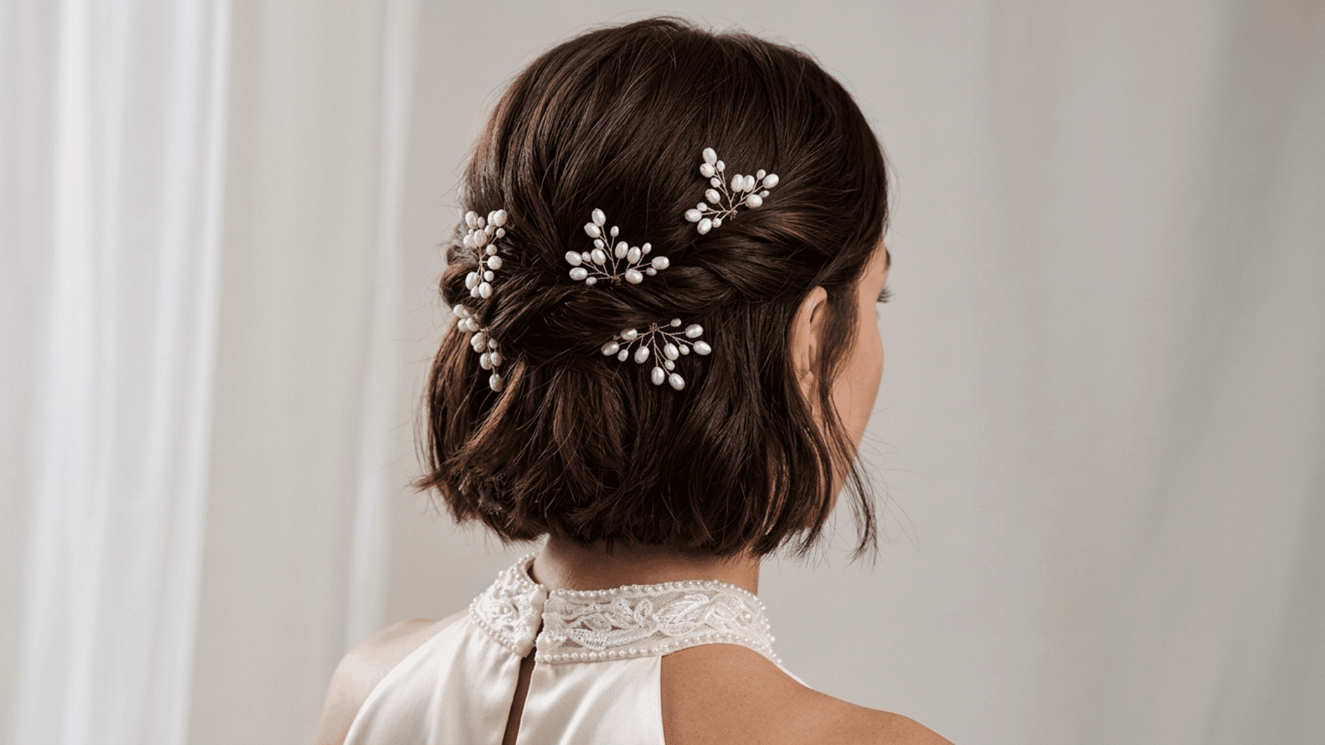 accessorized-short-hair-with-pearl-pins