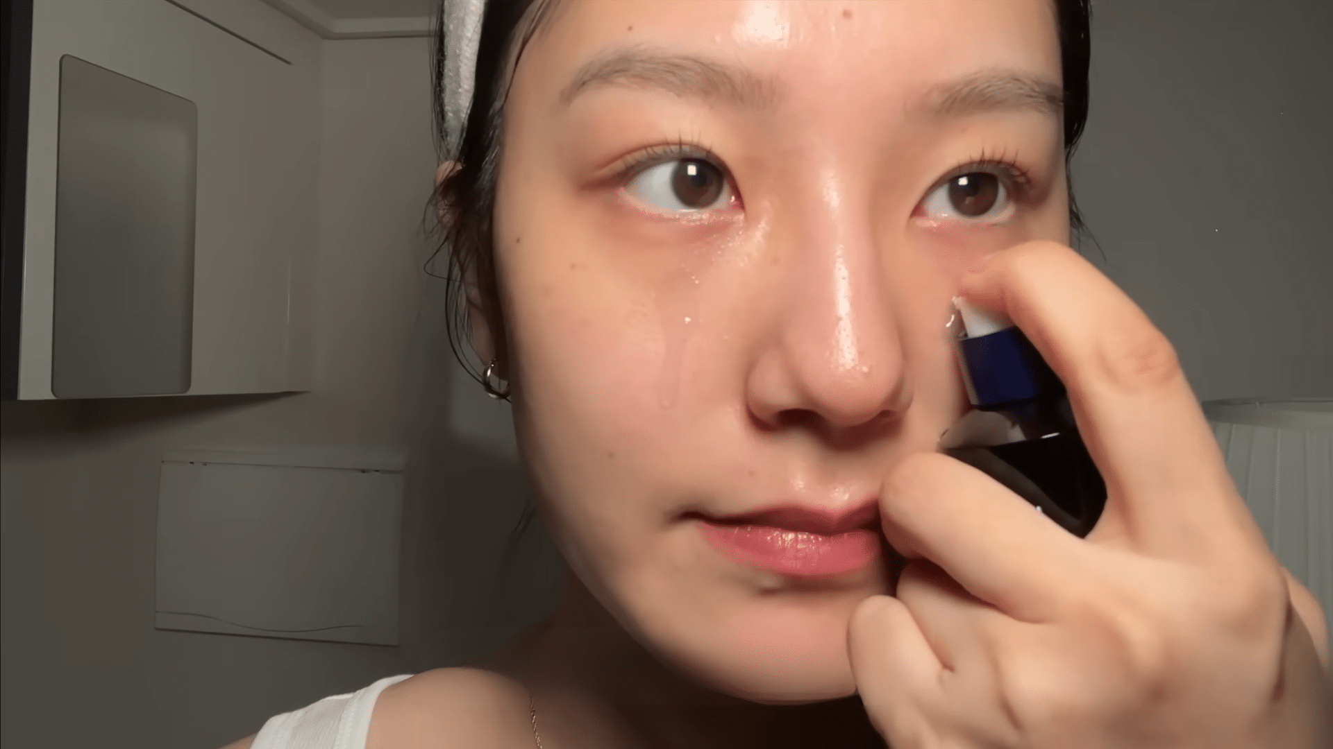 applying jojoba oil to the nose before cleansing to soften oily buildup around blackhead prone pores