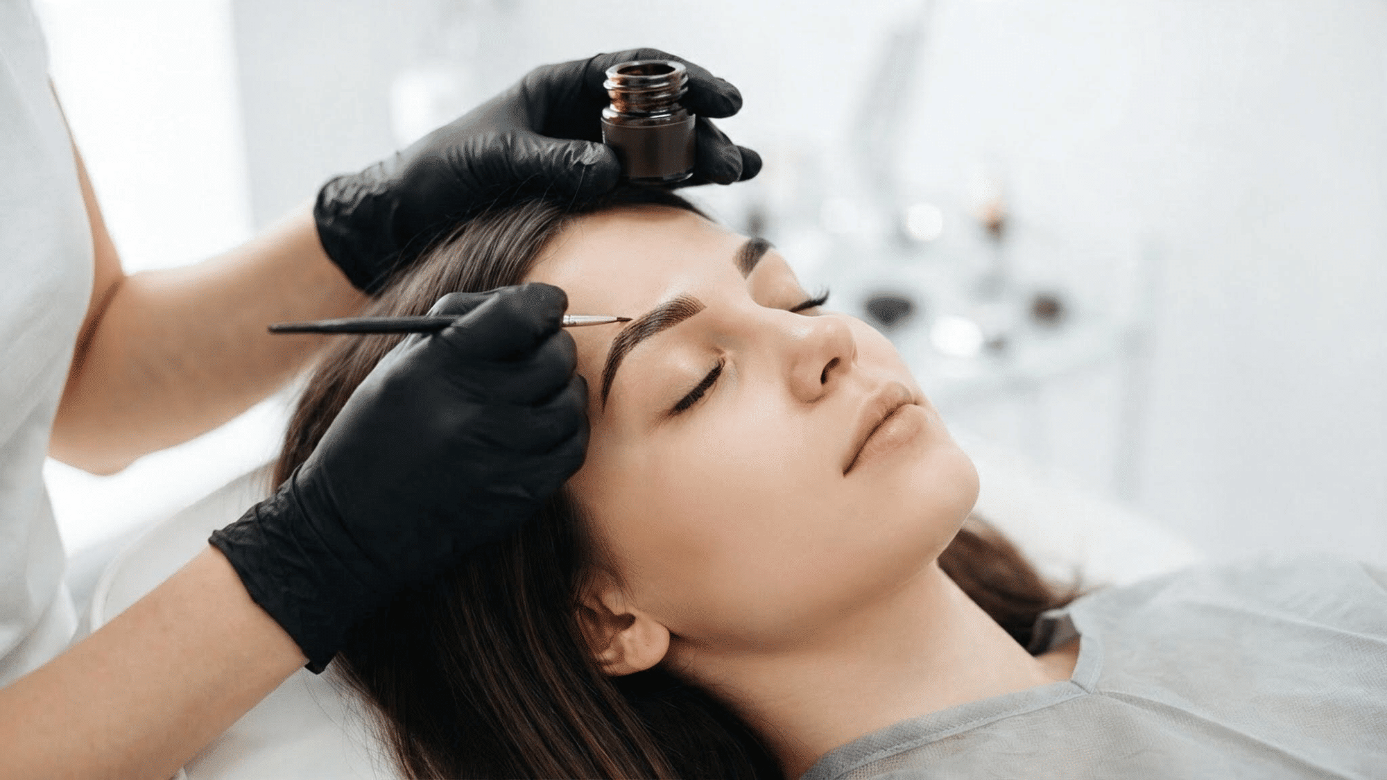 professional eyebrow tinting treatment shaping and defining brows for an even natural looking finish