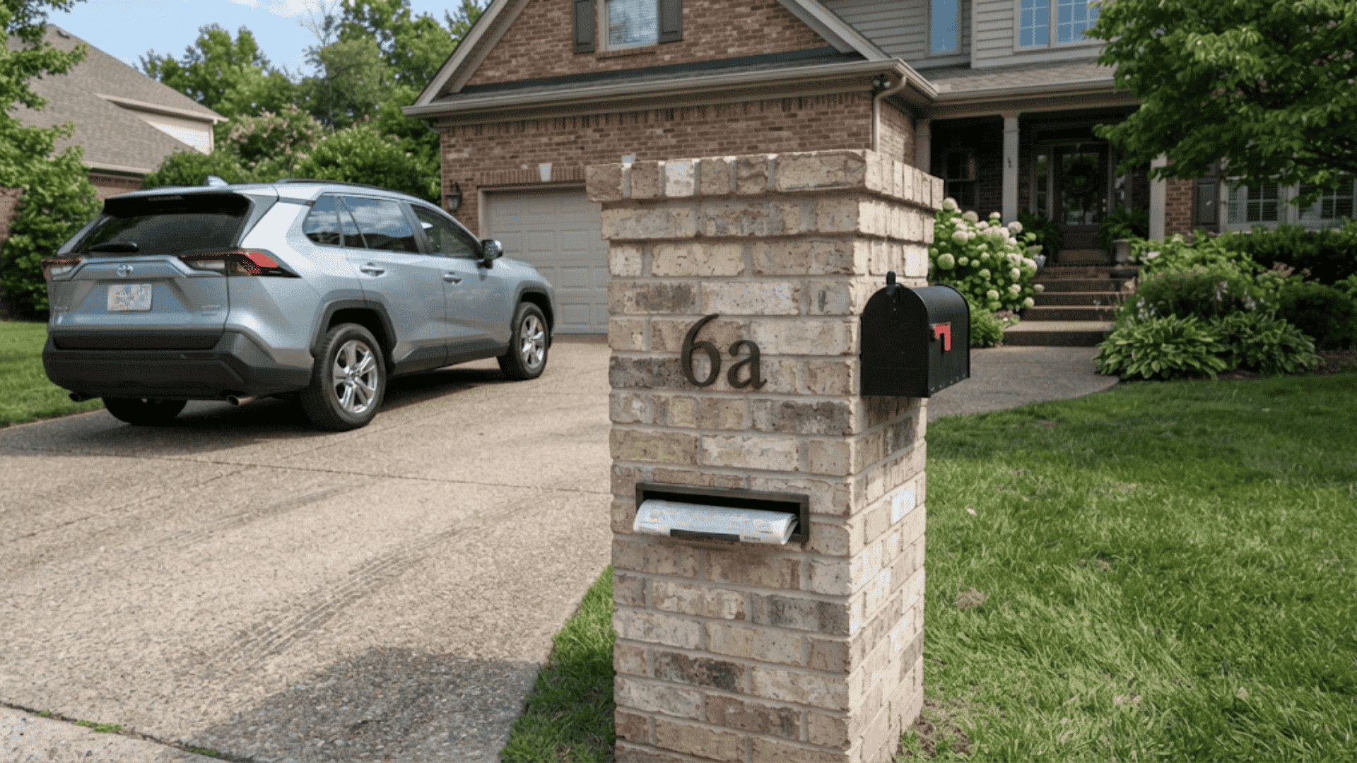brick-mailbox-with-newspaper-slot